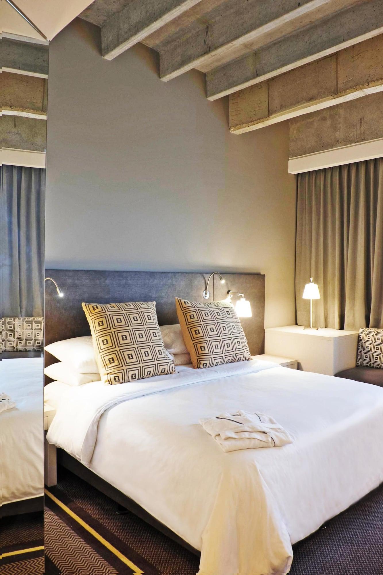 Movich Buro 51 Hotel Баранкила Екстериор снимка A bedroom at the Protea Hotel, Centurion