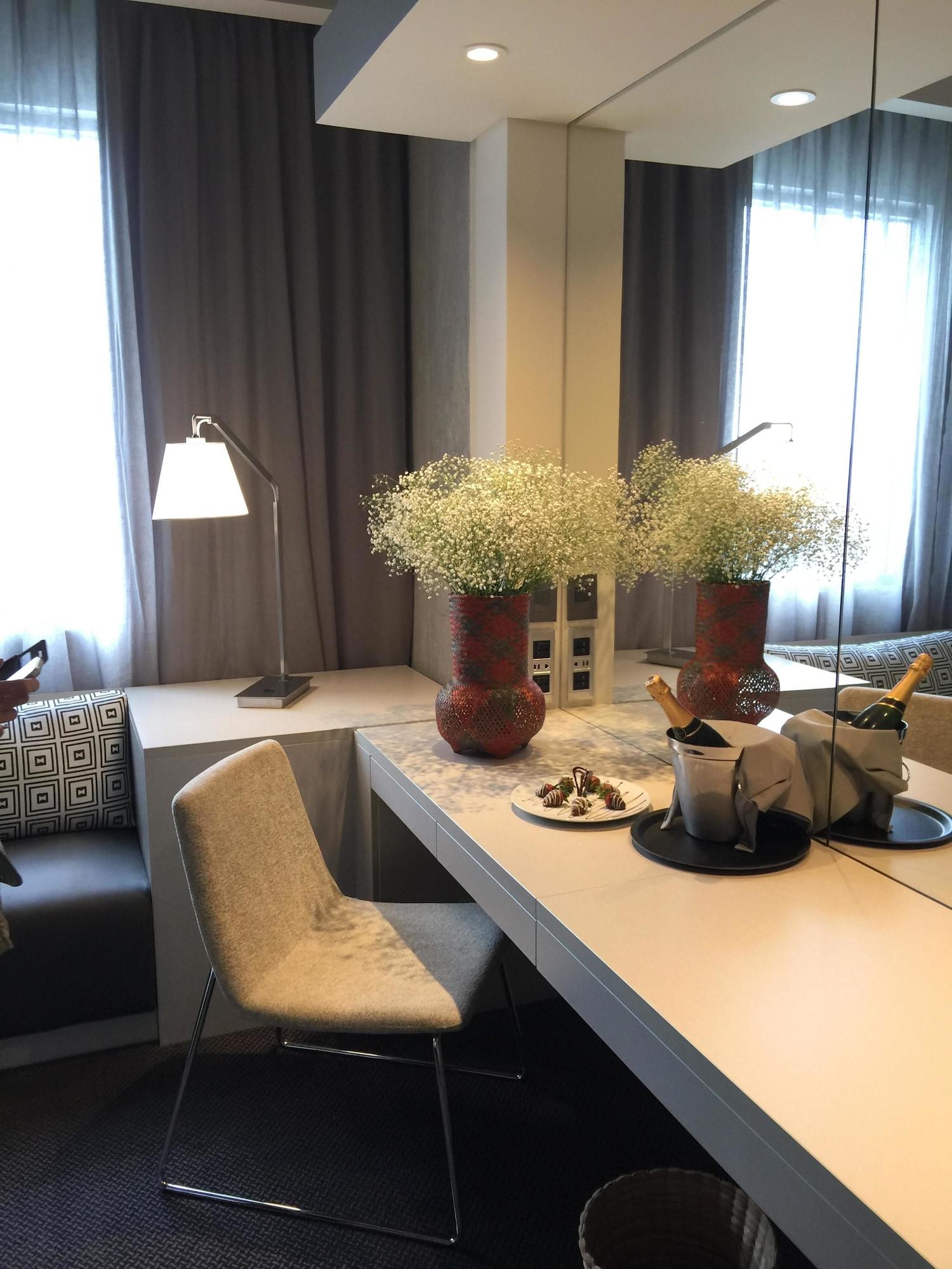 Movich Buro 51 Hotel Баранкила Екстериор снимка A room at the Mandarin Oriental, Munich