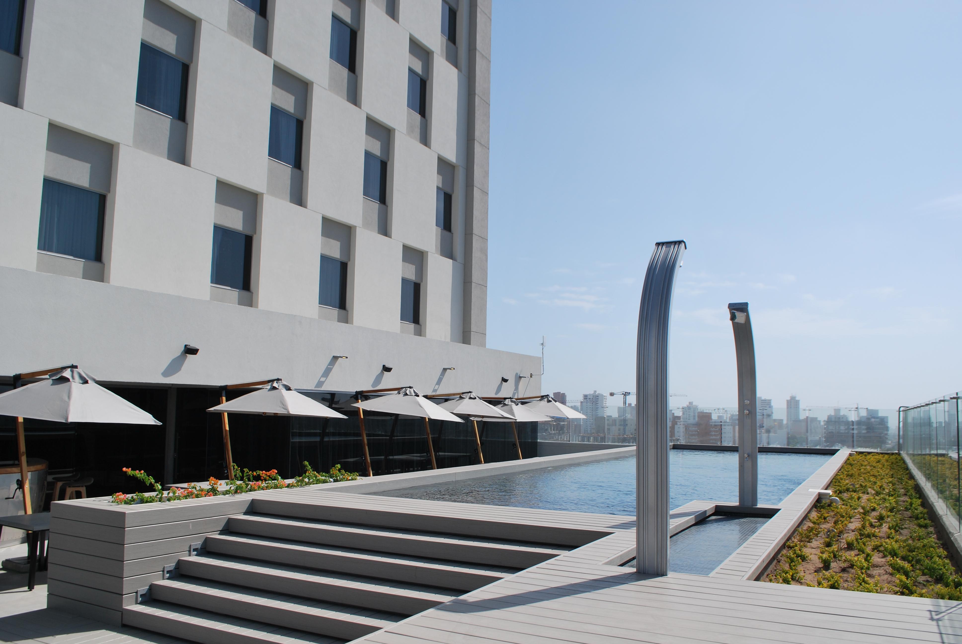 Movich Buro 51 Hotel Баранкила Екстериор снимка The pool at the hotel
