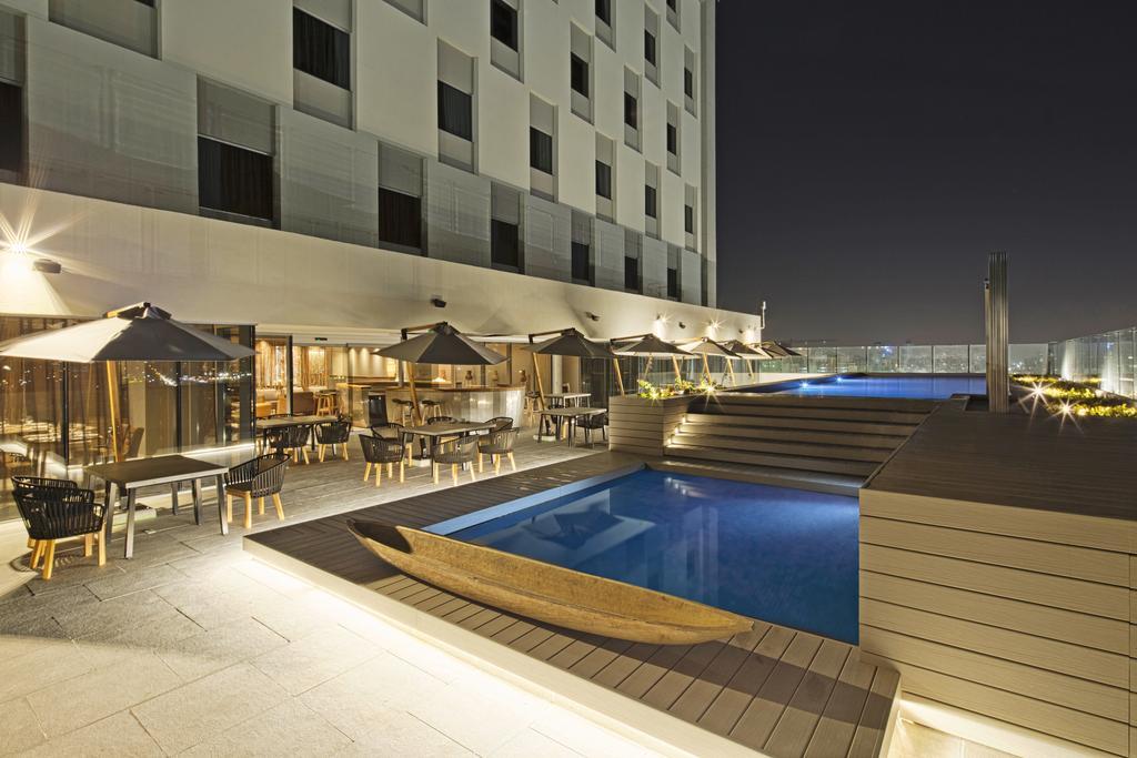 Movich Buro 51 Hotel Баранкила Екстериор снимка The pool at the hotel