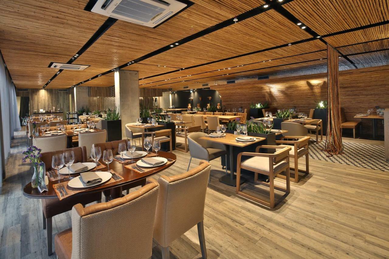 Movich Buro 51 Hotel Баранкила Екстериор снимка Restaurant in the hotel